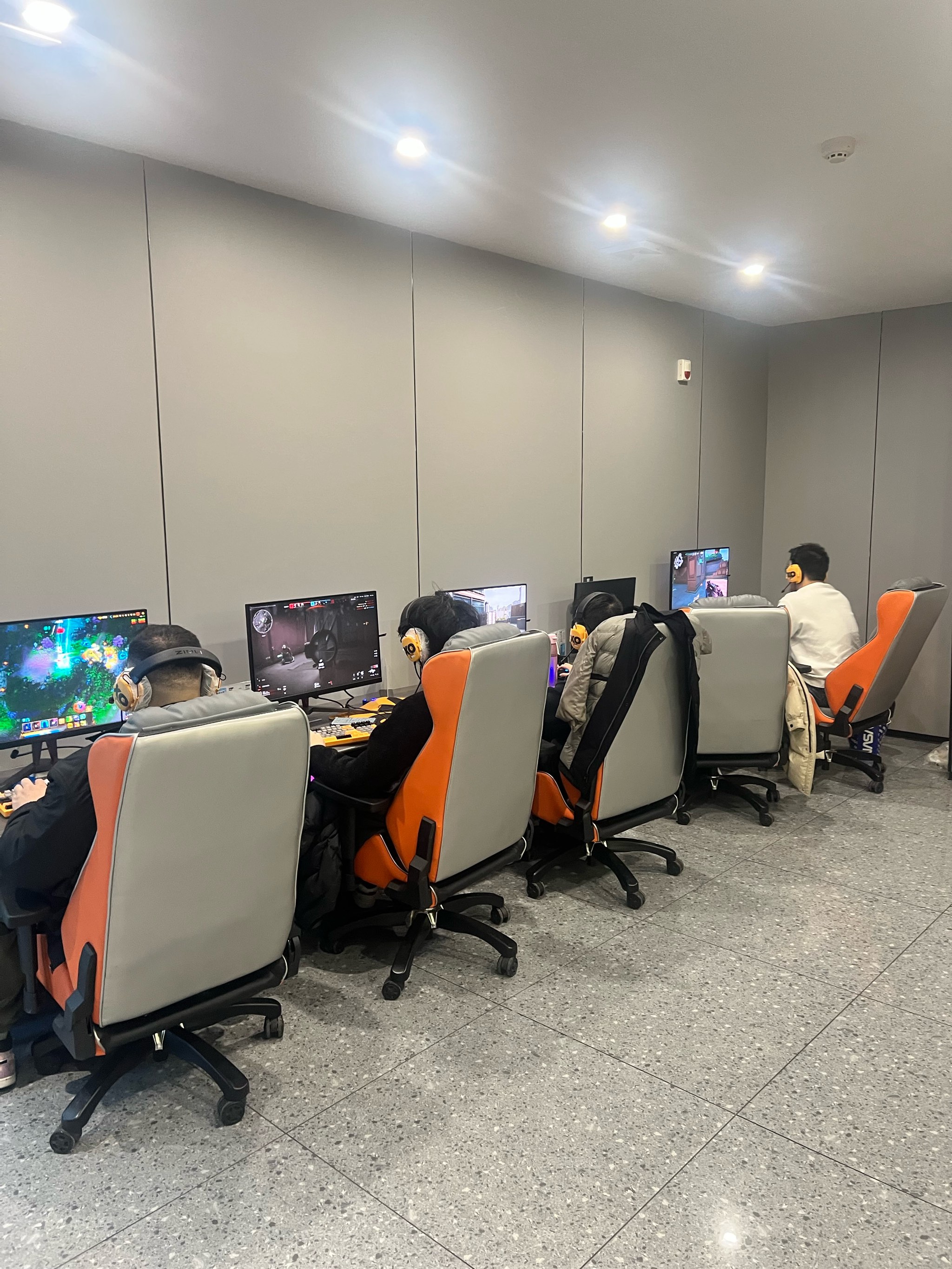 电竞社区活跃度高,粉丝互动频繁 电竞社区活跃度高,粉丝互动频繁