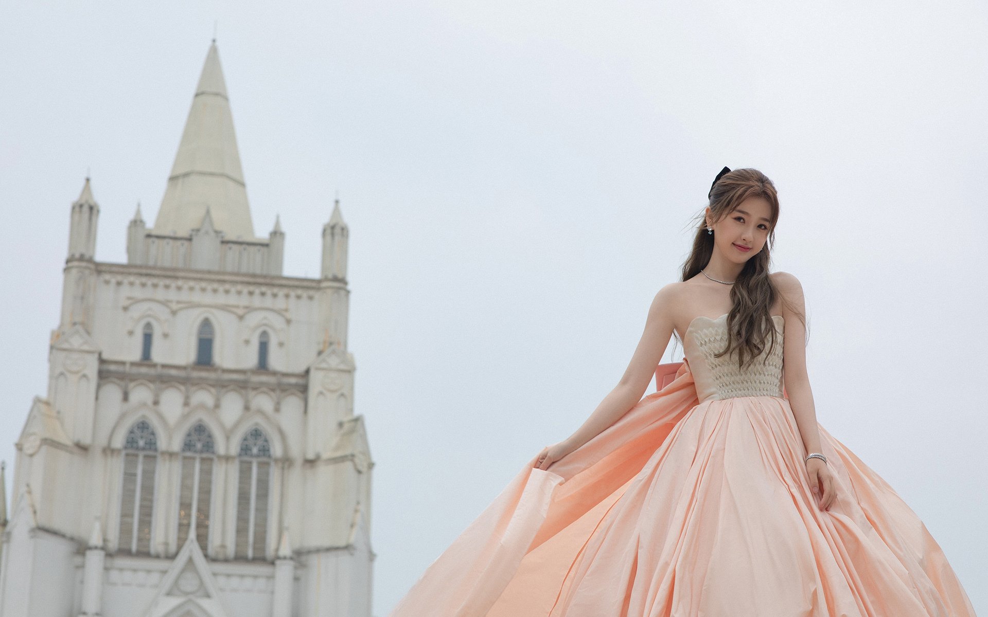 德甲签约高潮：多豪门纷纷补充中场和锋线，德甲收官