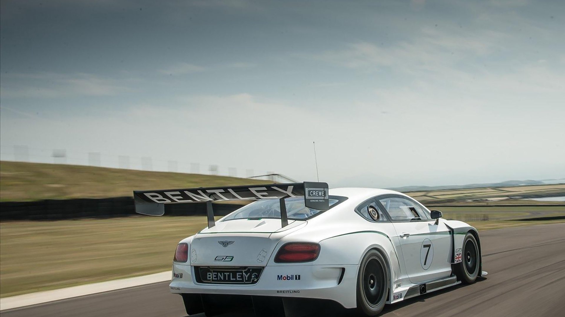 足球纪录片《绿茵中国》登陆各大平台，绿茵足球论坛