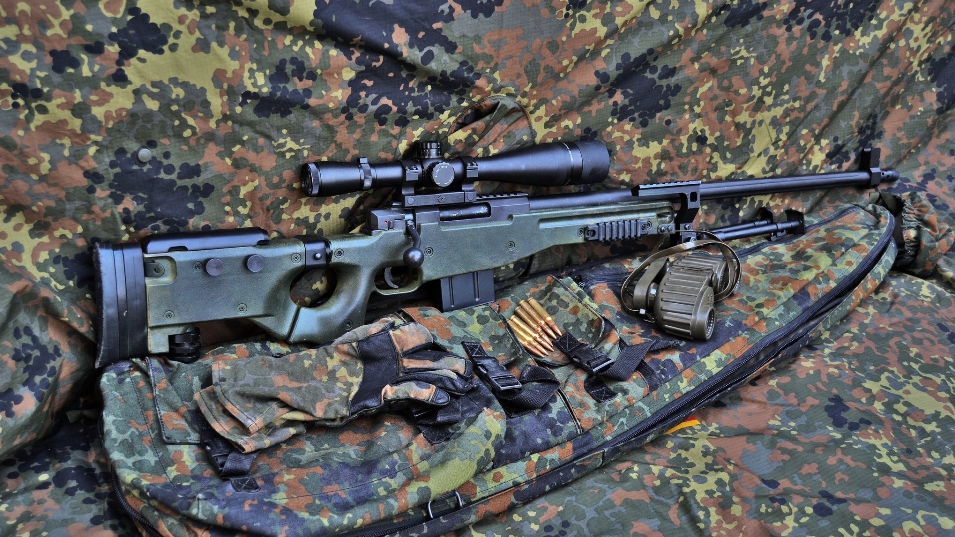 双前腰自由移动打乱对方防线，双前腰双前锋阵型