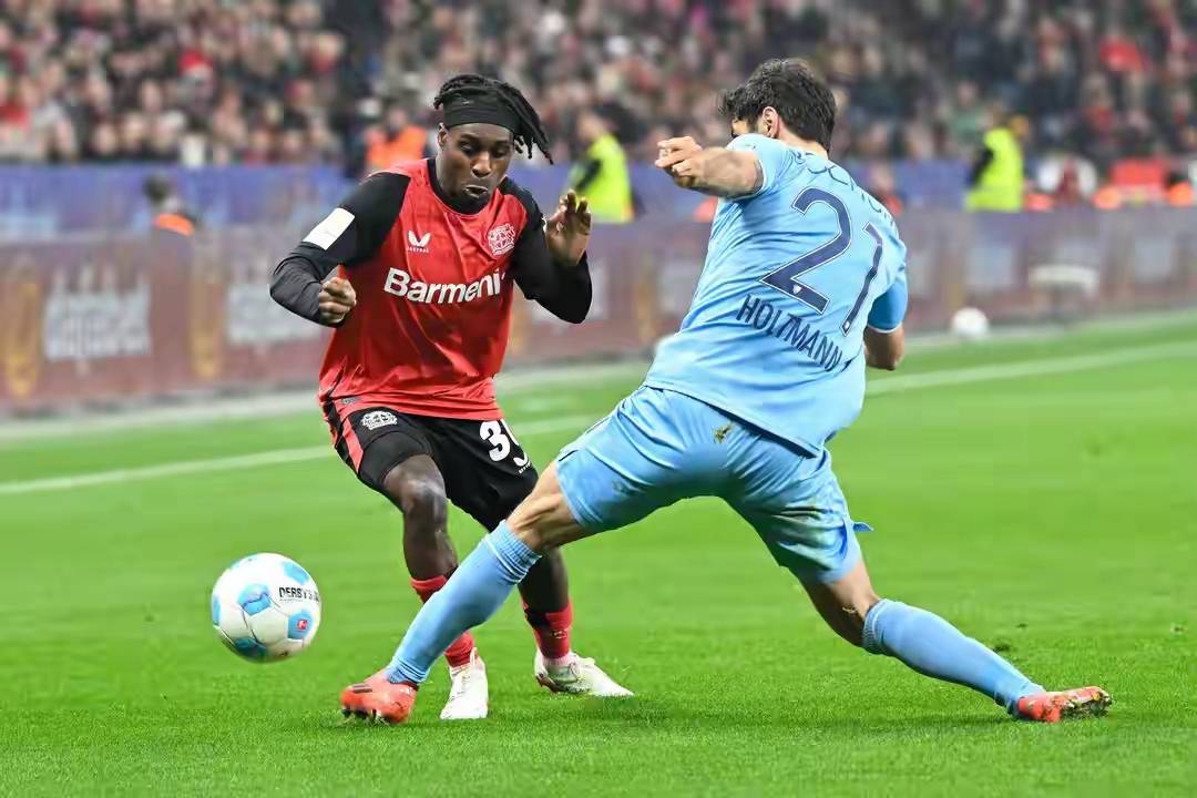 包含乐鱼体育:德甲的比赛风格：战术实施与应变能力的词条