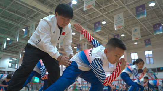 包含乐鱼体育:体育与教育结合：学校如何促进学生身体素质的词条